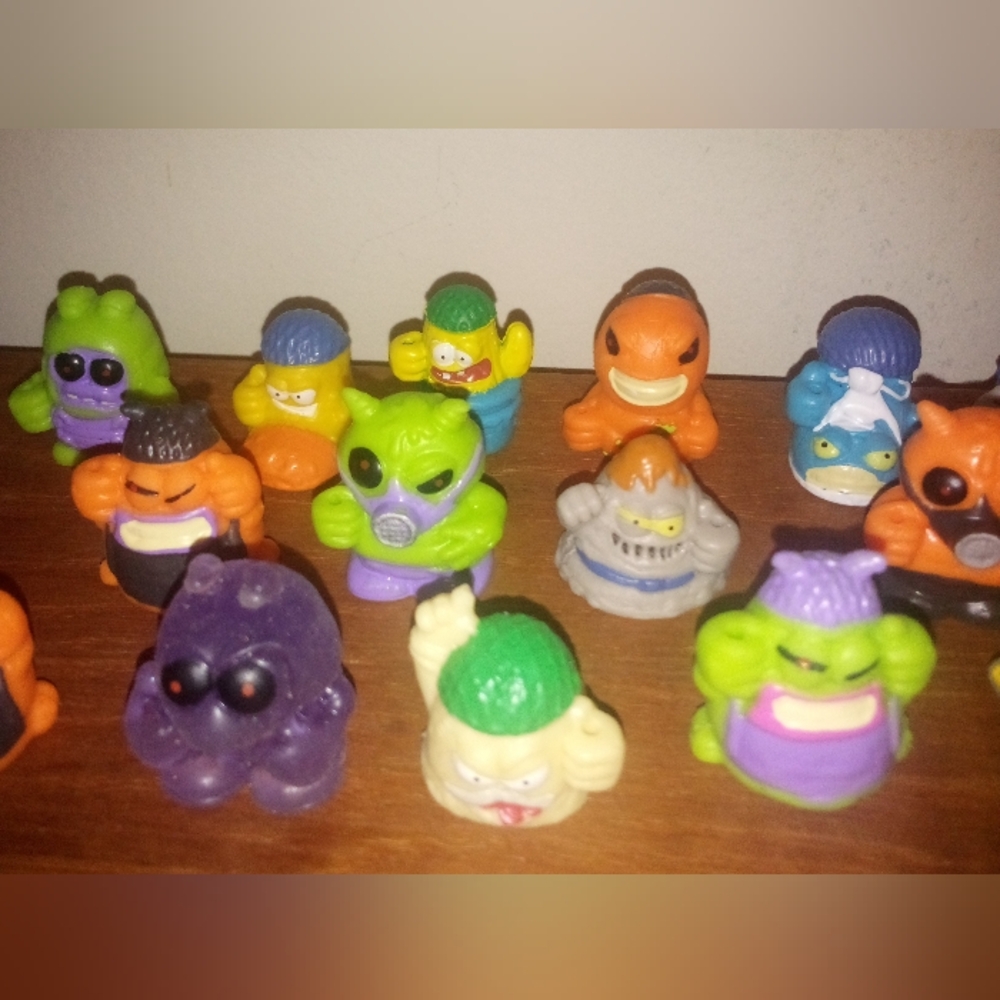 Lot Of 19 Grossery Gang Characters Series 4 Bug Strike